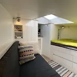 Spacious Homely House Boat Σαλέ